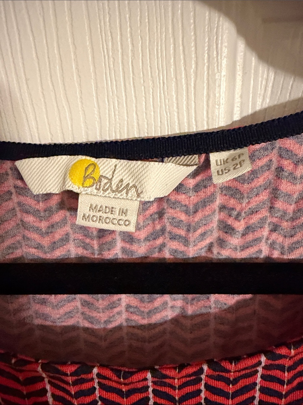 Boden Geometric Chevron Jersey Cap Sleeve Dress with Pockets Sz 2P - Picture 2 of 5